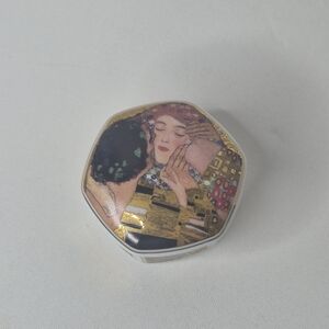 GOEBEL Artis Orbis Gustav Klimt "The Kiss" Fine Porcelain Trinket Box